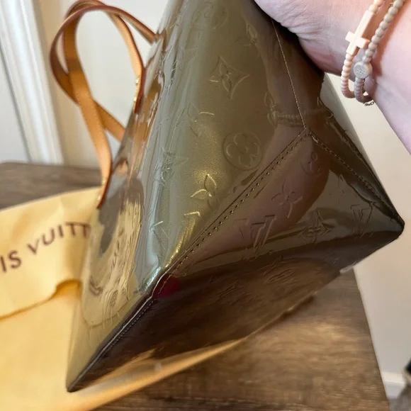 Louis Vuitton Vernis Patent Tote in Dark Brown with Natural Vachetta Handles - Picture 4 of 14